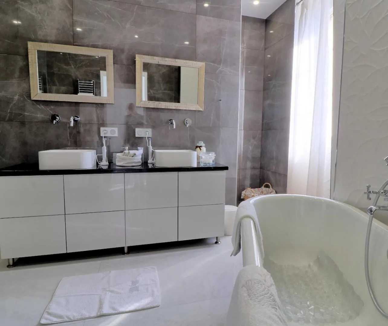 Appartement Haut Standing 5 Pieces Cannes Centre 0*,  France