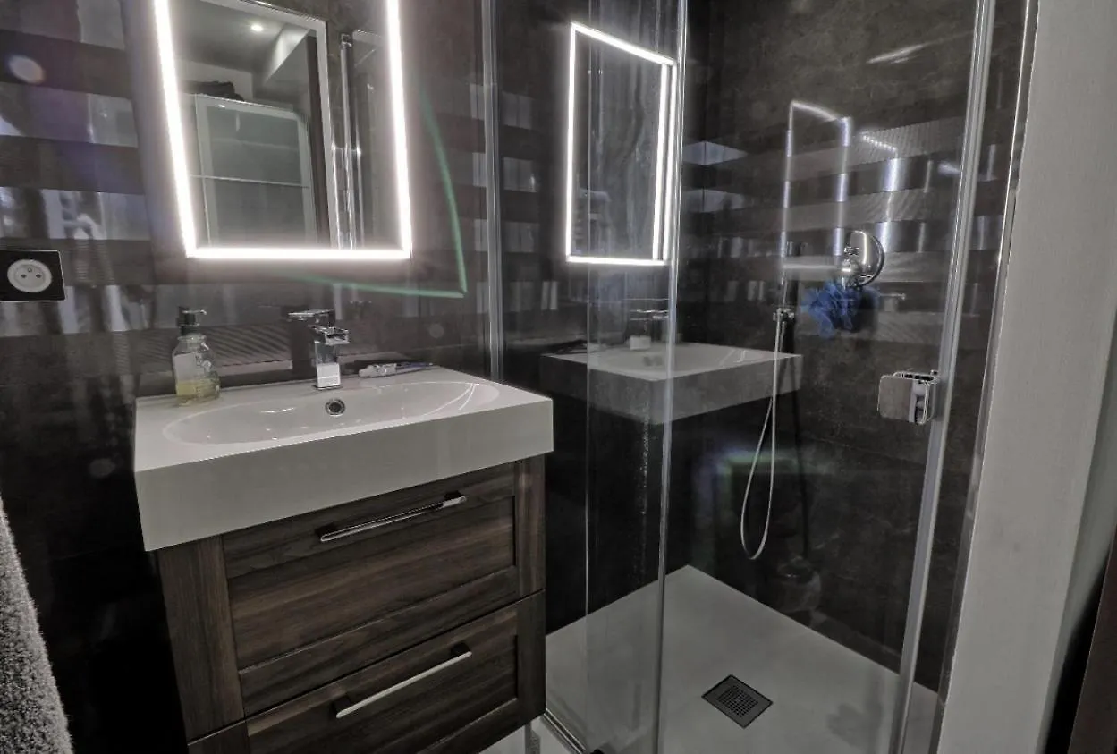 Appartement Haut Standing 5 Pieces Cannes Centre 0*,  France